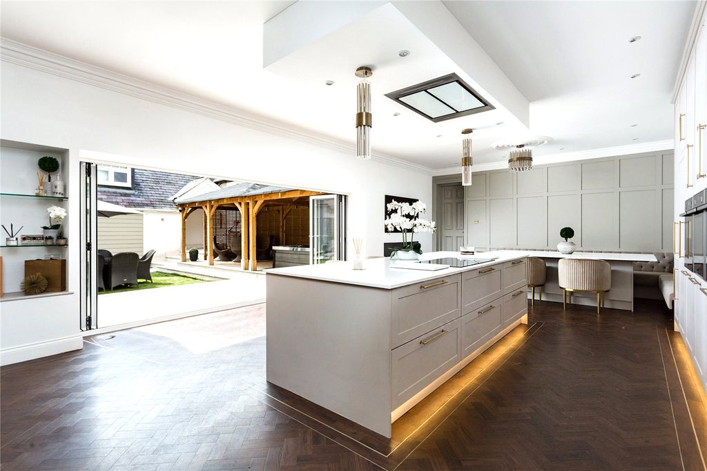 Property photo 3 of 29 Kitchen