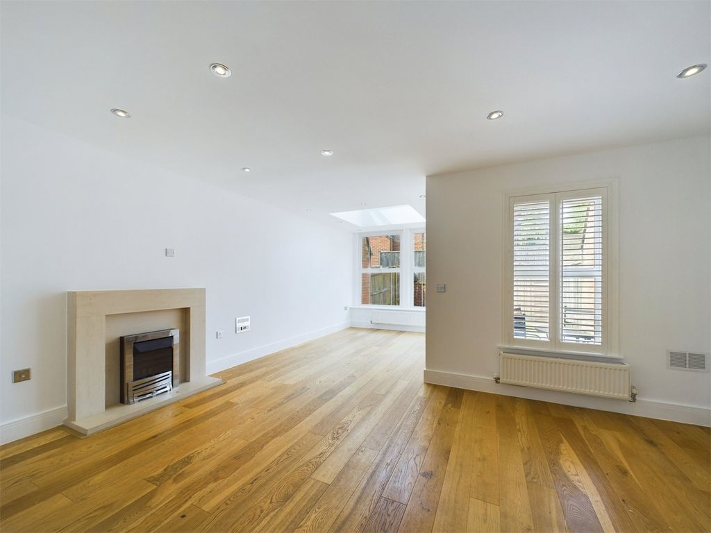 Property photo 3 of 17 Picture No. 10