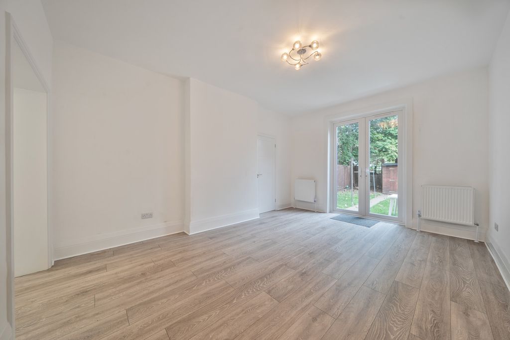 Property photo 3 of 22 1327877-17-6888Da...