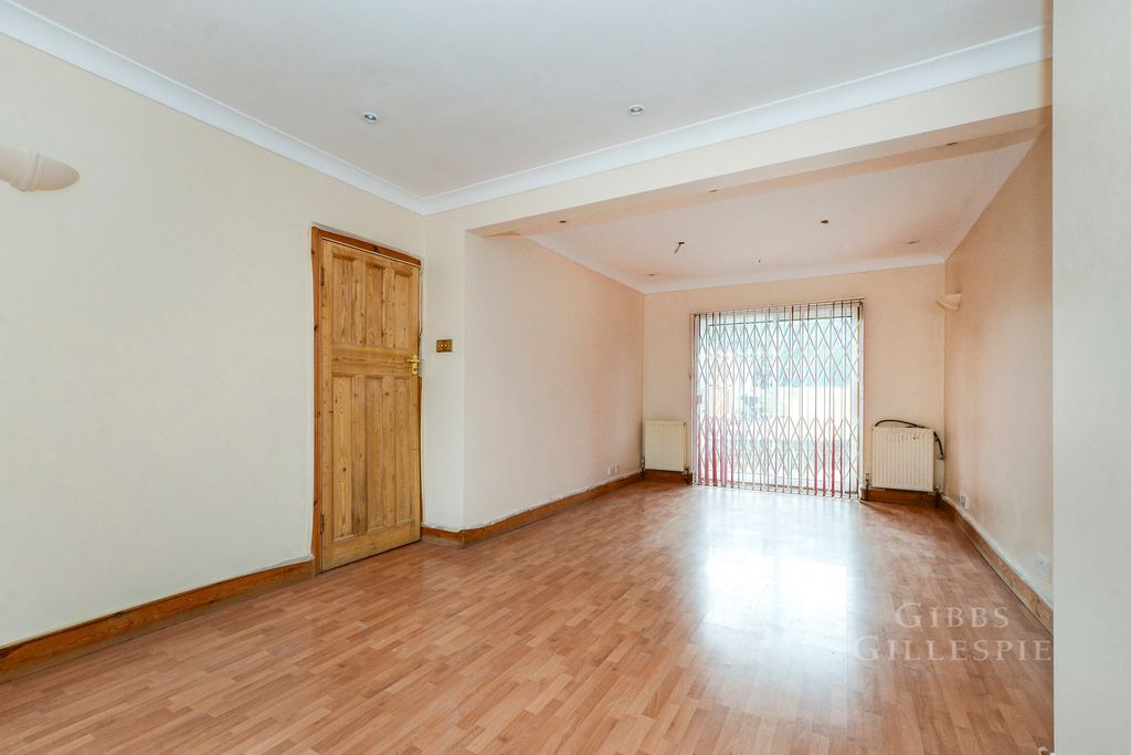 Property photo 3 of 16 Pbox-Img.Jpg