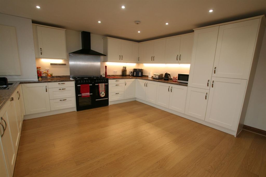 Property photo 3 of 13 Thegrange,Kitchen1.Jpg