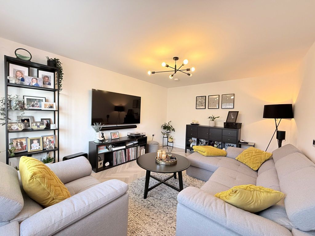 Property photo 3 of 32