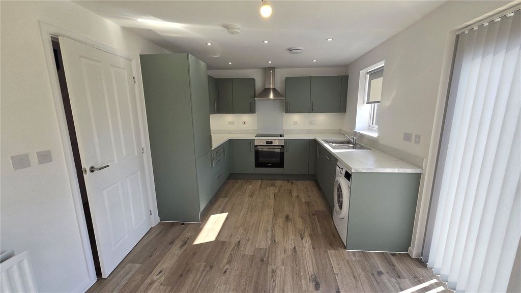 Property photo 3 of 12 Picture No. 21