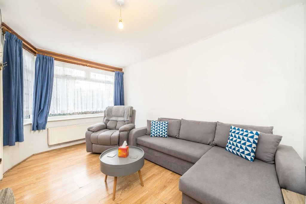 Property photo 2 of 6