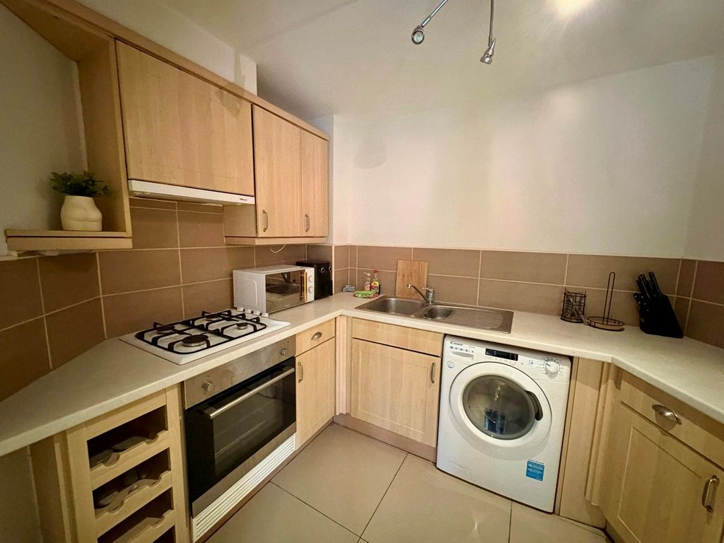 Property photo 3 of 5 Kitchen