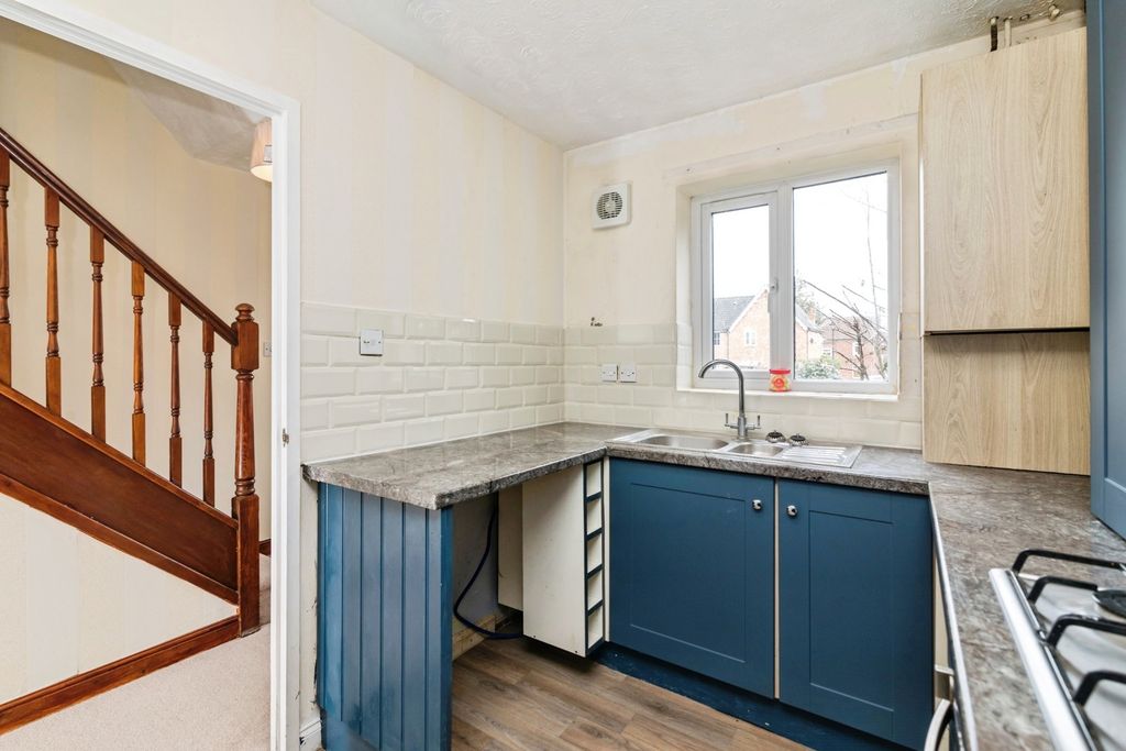 Property photo 3 of 15 Kitchen