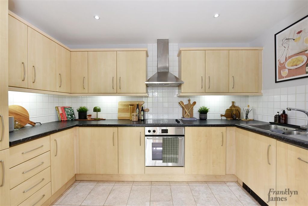 Property photo 3 of 16 Berglen Court (8).Jpg