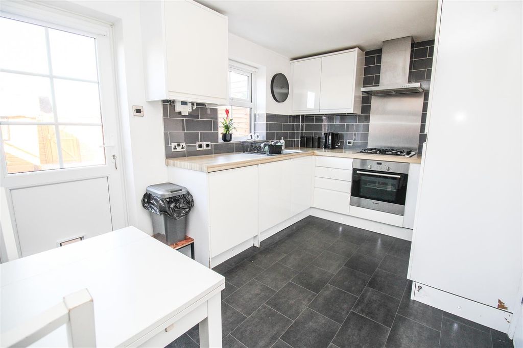 Property photo 3 of 12 Img_8701.Jpg