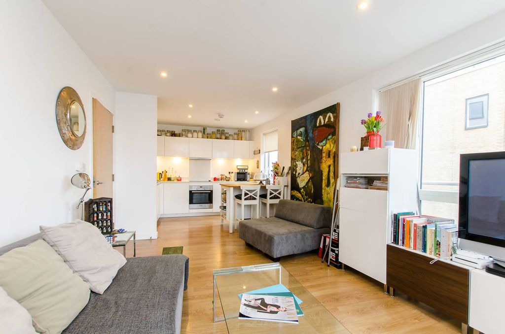 Property photo 2 of 11