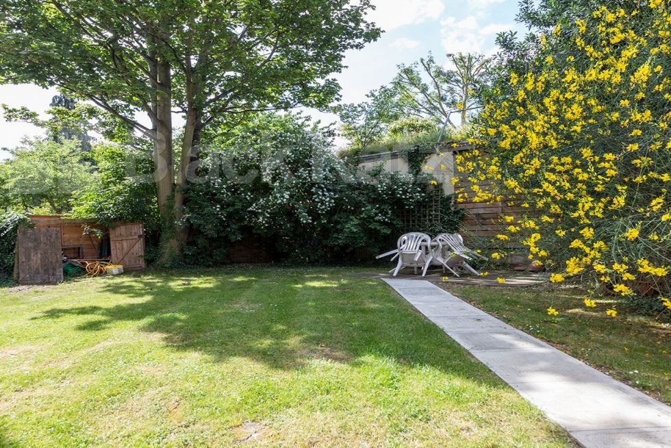 Property photo 2 of 9