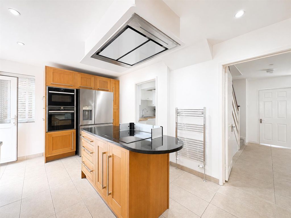 Property photo 2 of 21 Kitchen..Png