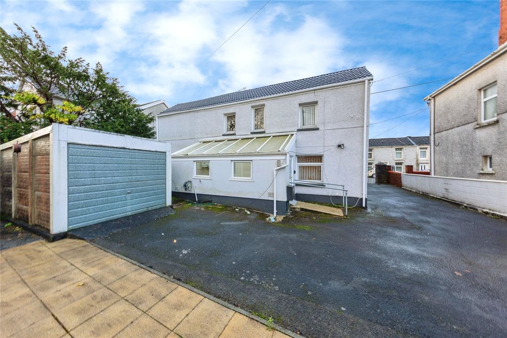 Property photo 2 of 20 Picture No. 22