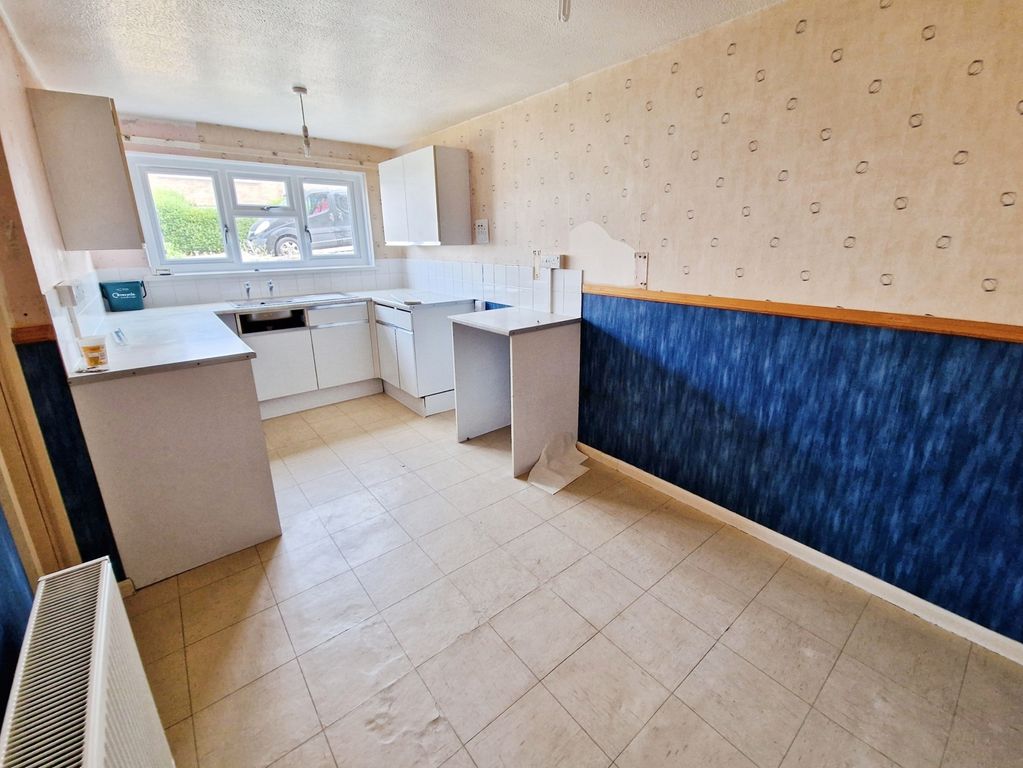 Property photo 3 of 10 Kitchen/Dining