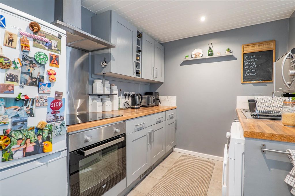 Property photo 3 of 22 Kitchen