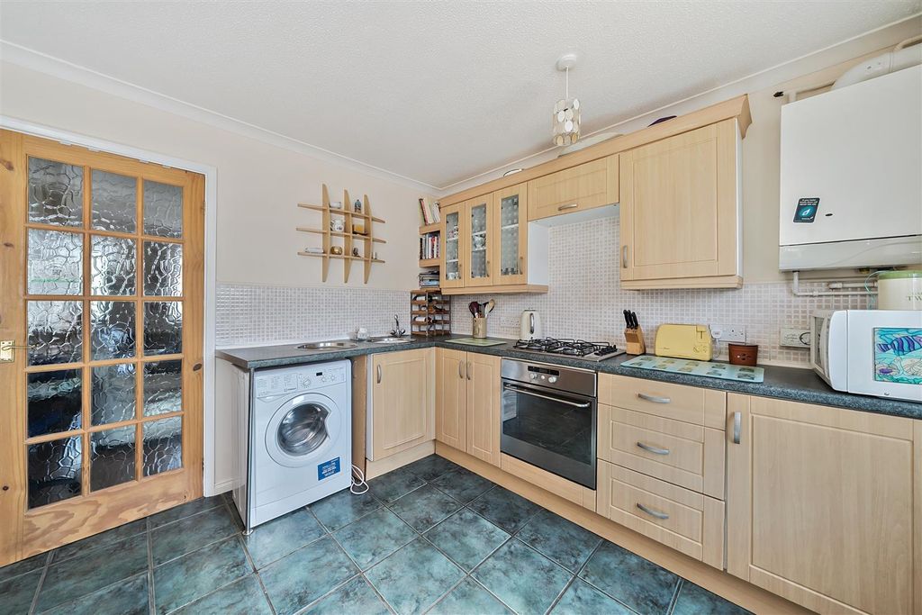Property photo 3 of 14 Kitchen