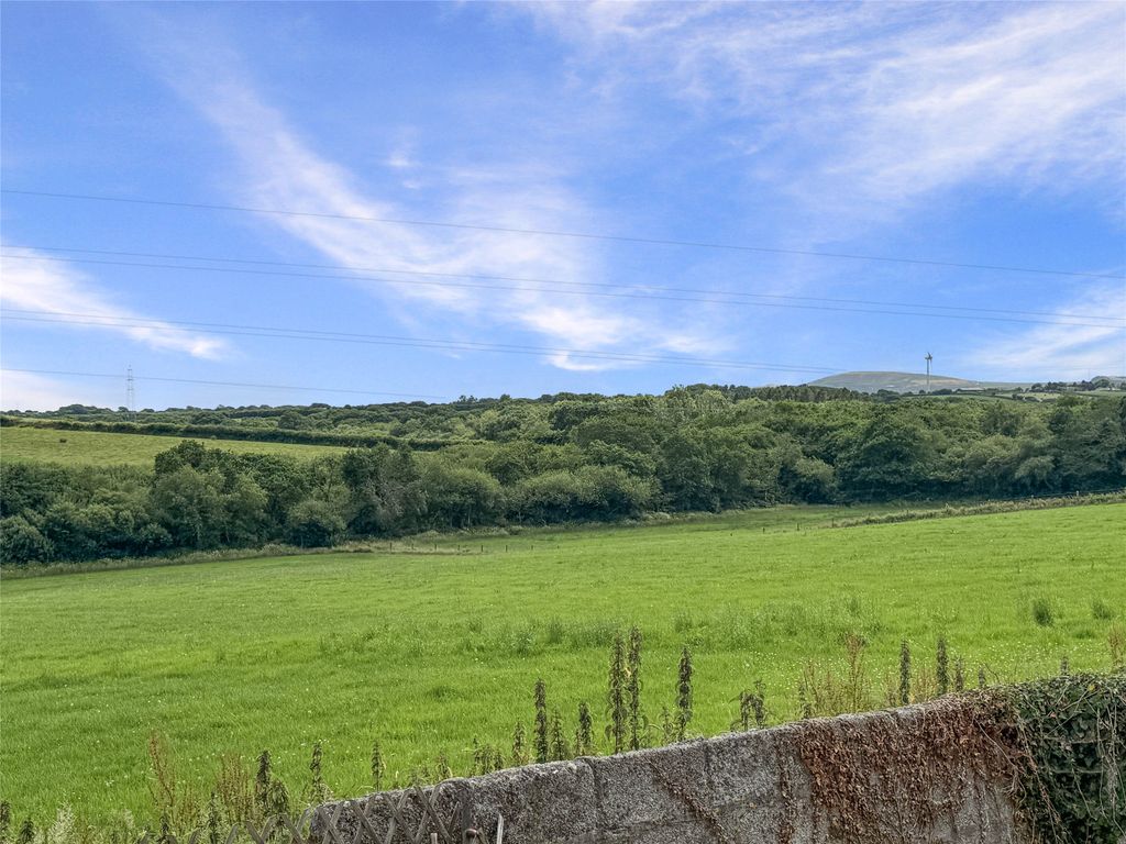 Property photo 2 of 18 Picture No. 02