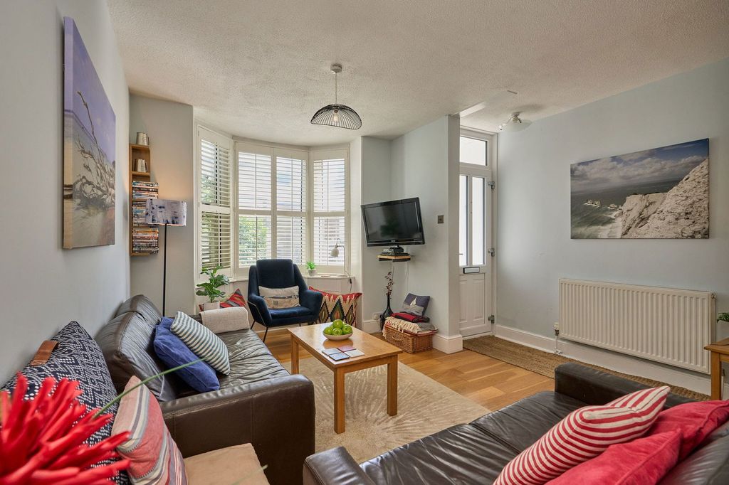 Property photo 2 of 19