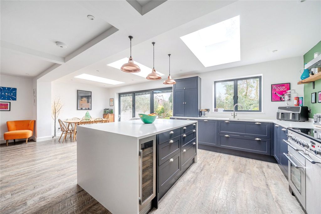 Property photo 3 of 17 Picture No. 18