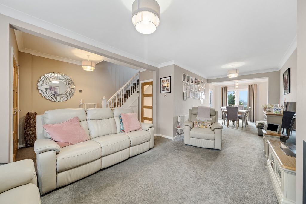 Property photo 2 of 15 4835392