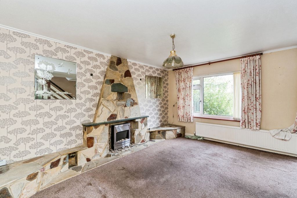 Property photo 3 of 17 Pbox-Img.Jpg