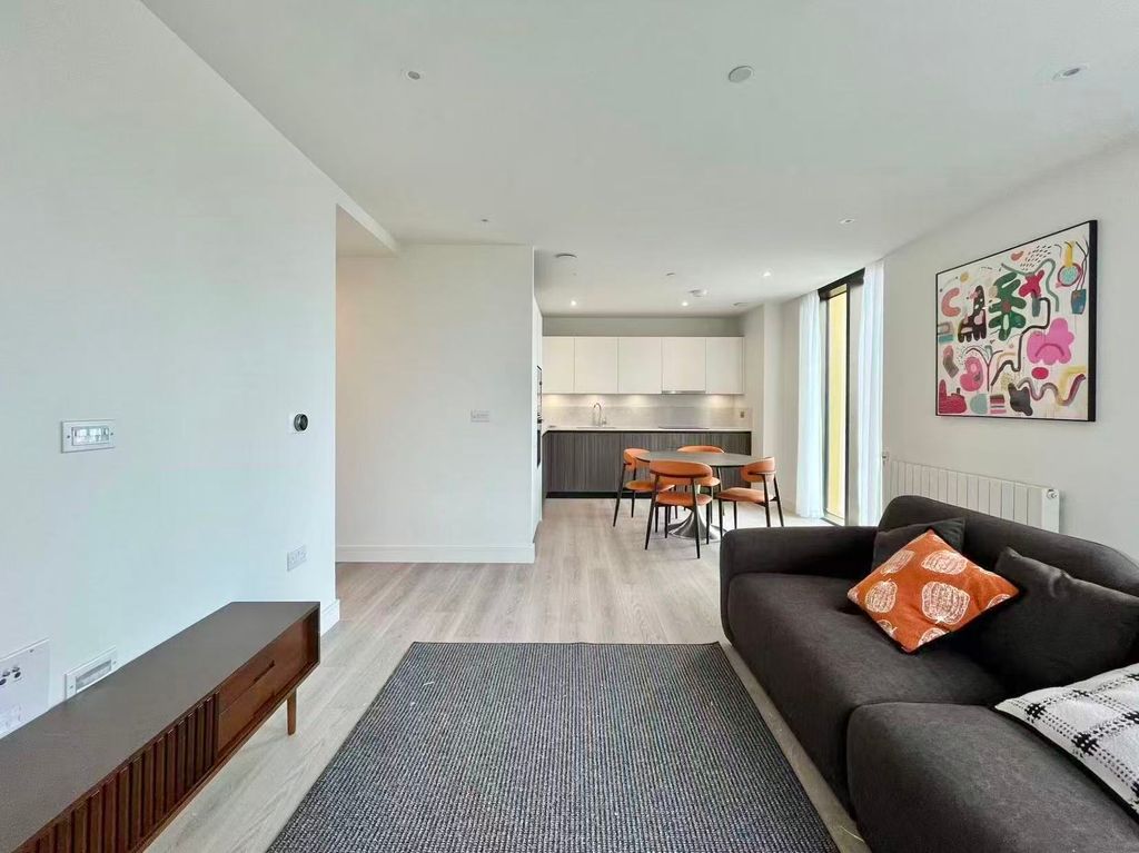 Property photo 3 of 27