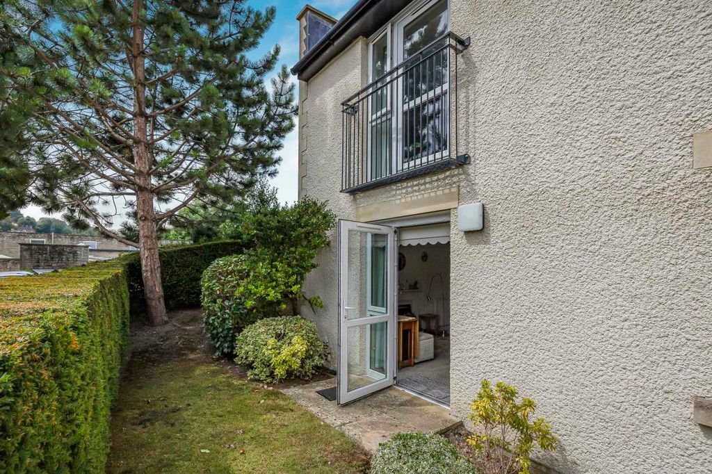 Property photo 3 of 14