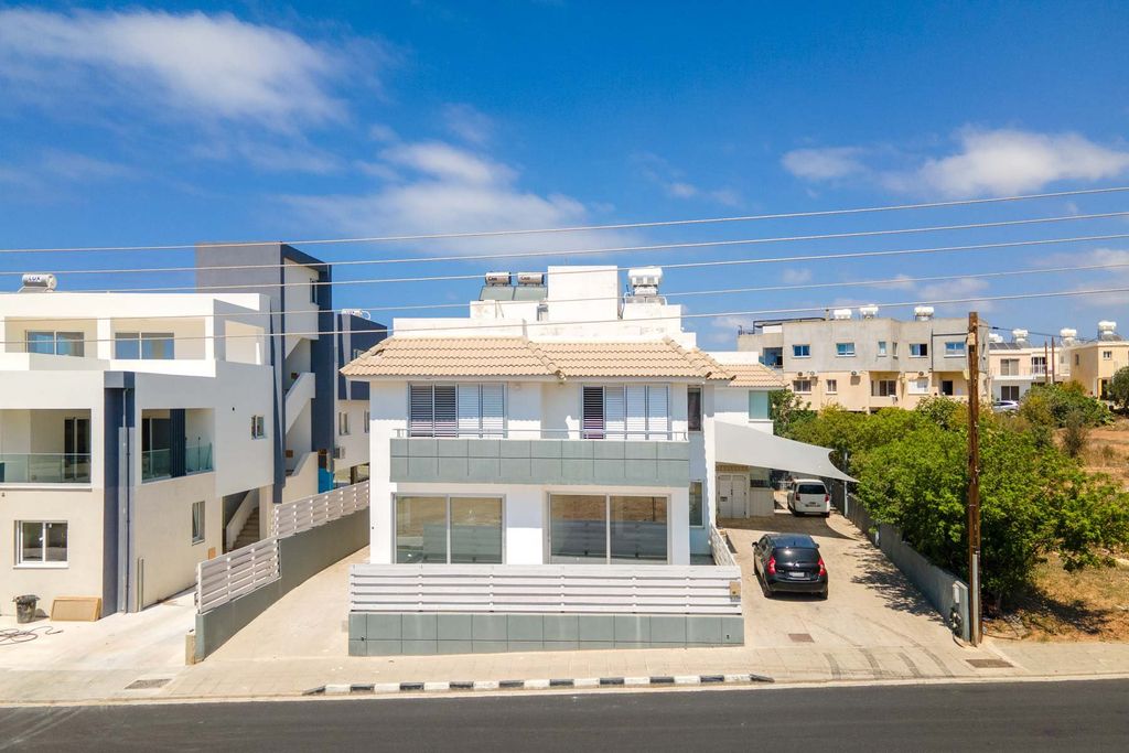 Property photo 3 of 30