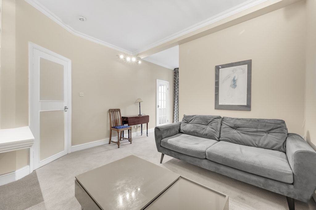 Property photo 2 of 6 Living Room