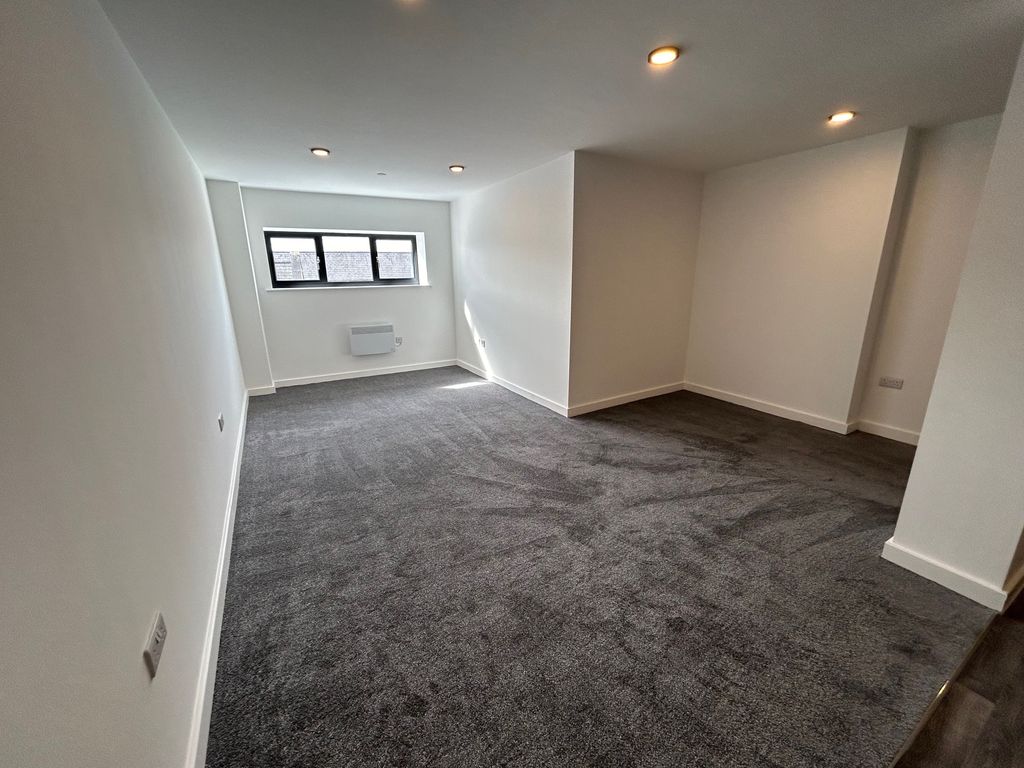 Property photo 1 of 4 Bedroom