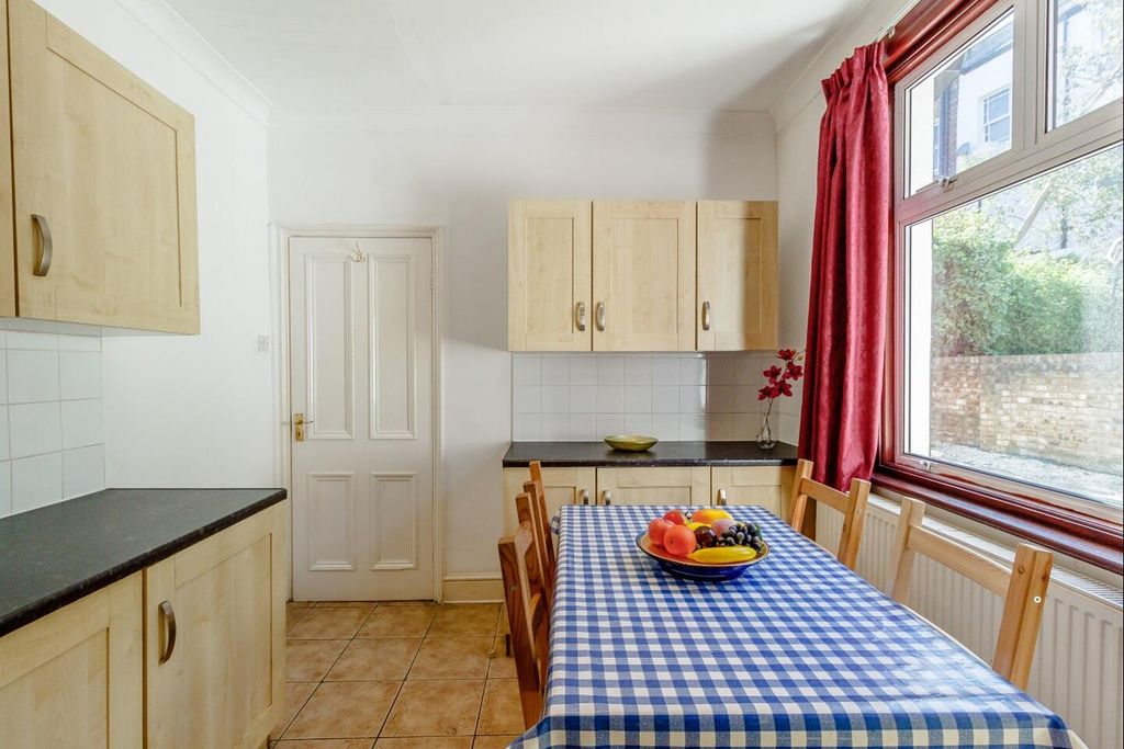 Property photo 2 of 12 Kitchen