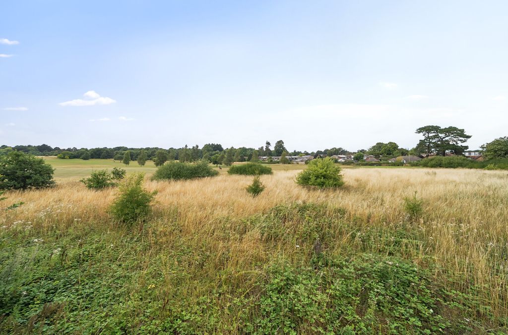 Property photo 2 of 12 1328949-6-6887Cce...