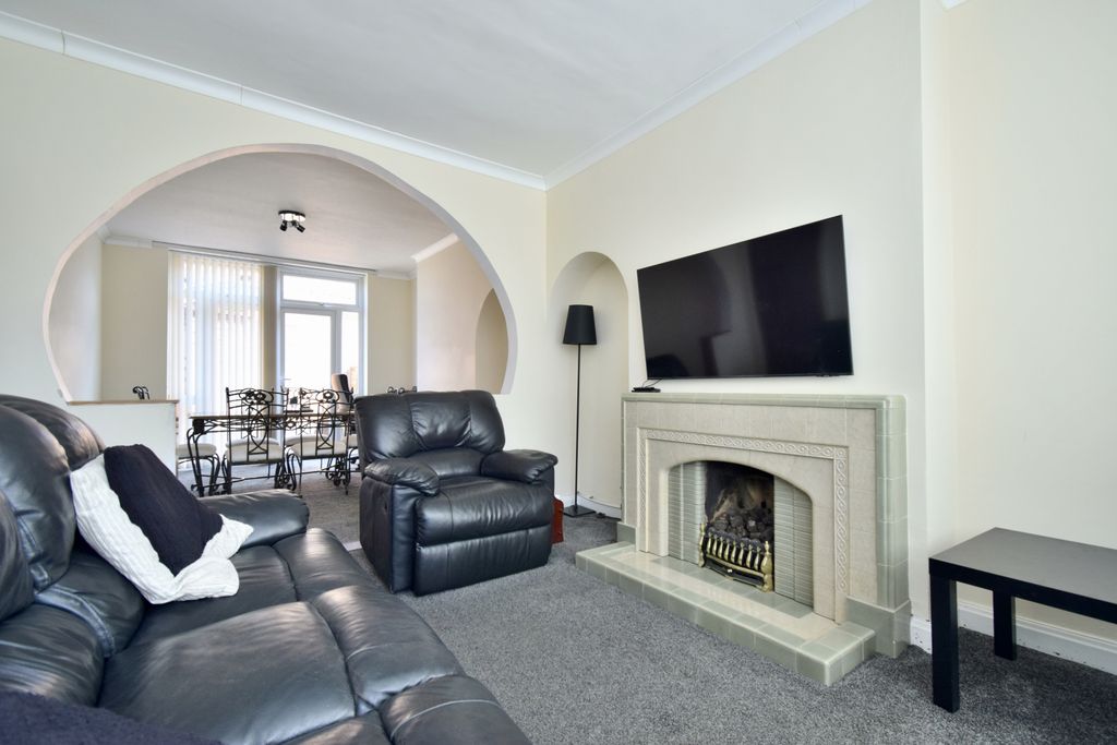 Property photo 3 of 14 Gallery
