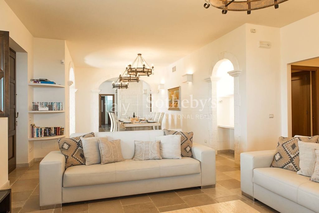 Property photo 3 of 32