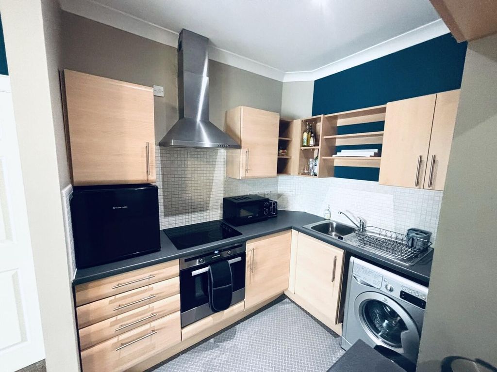Property photo 2 of 28 Kitchen