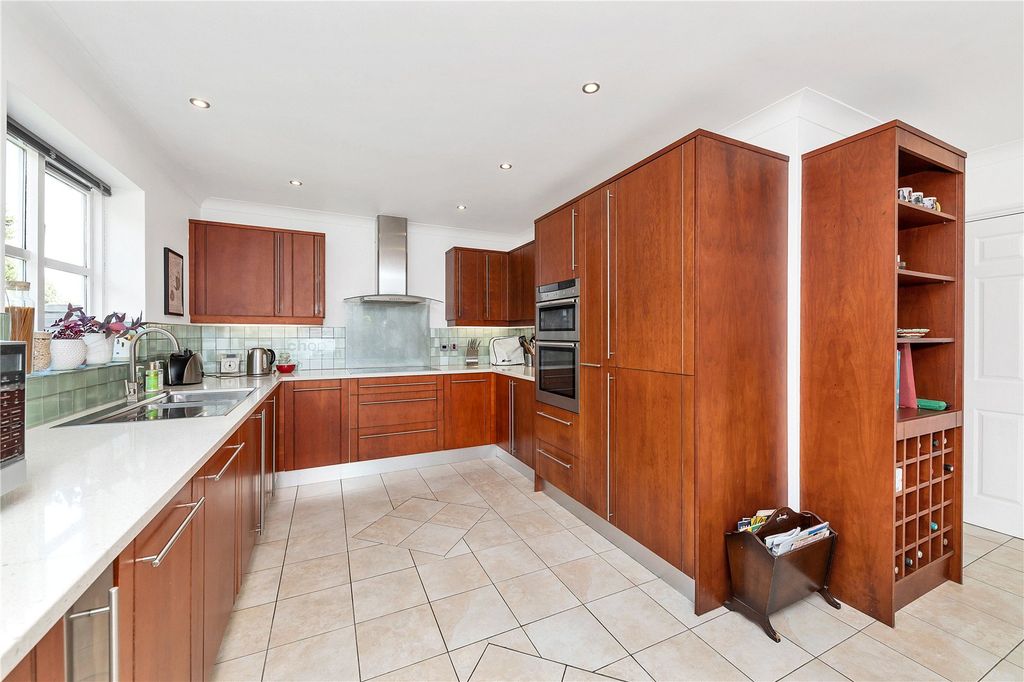 Property photo 3 of 18 Picture No. 05