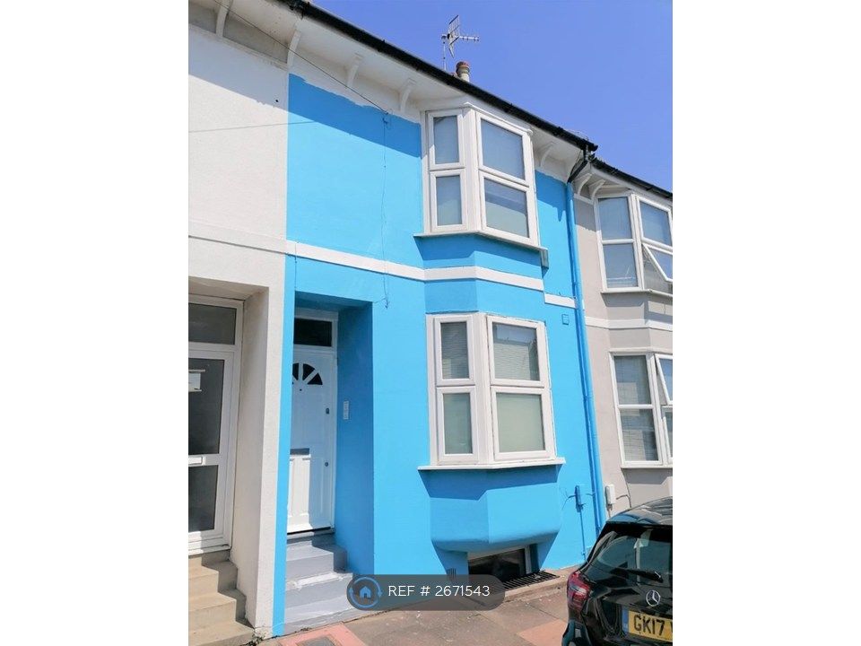 Property photo 1 of 12