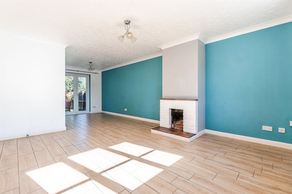 Property photo 3 of 17