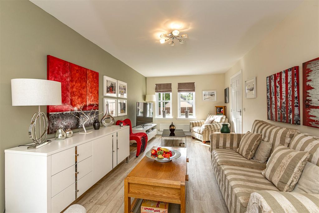 Property photo 2 of 27 1 Kingfisher Grove Galashiels 11.Jpg