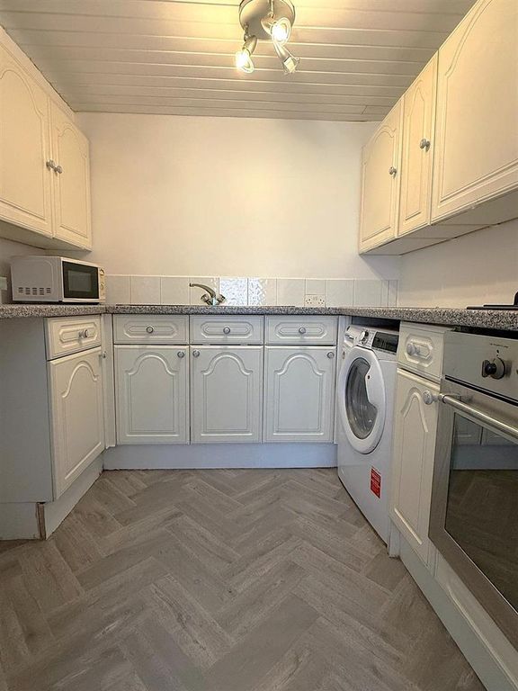 Property photo 3 of 6 13.Jpeg