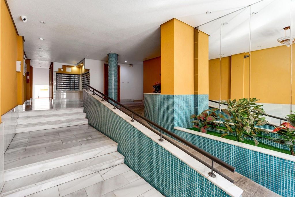 Property photo 2 of 50