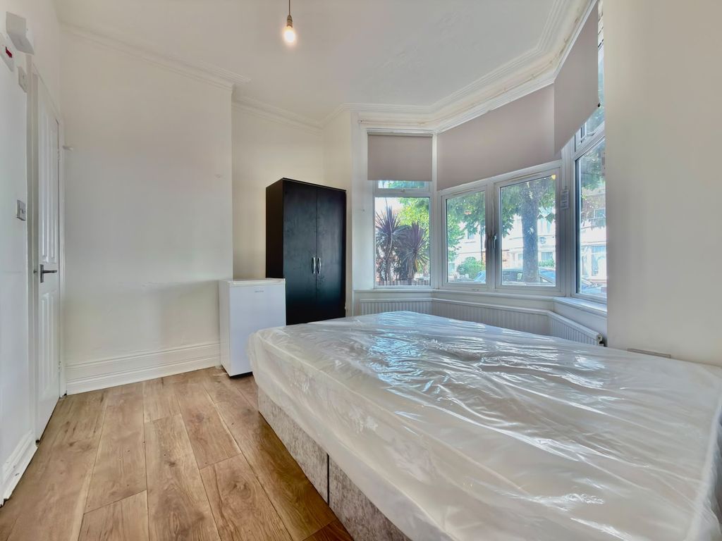 Property photo 2 of 5 Gallery