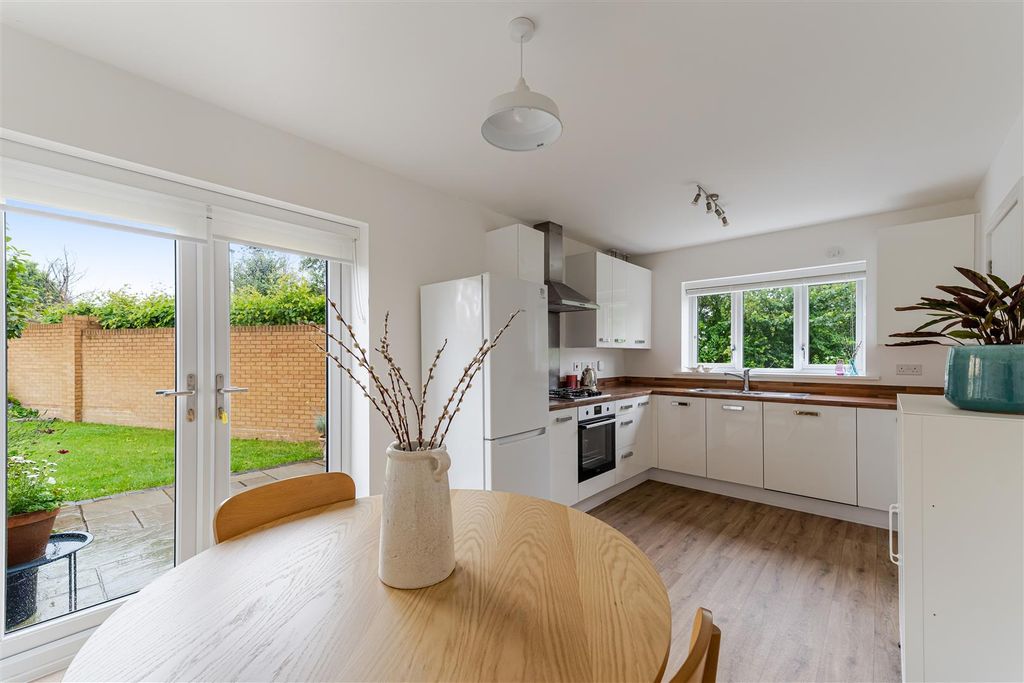 Property photo 3 of 21 Kitchen/Diner