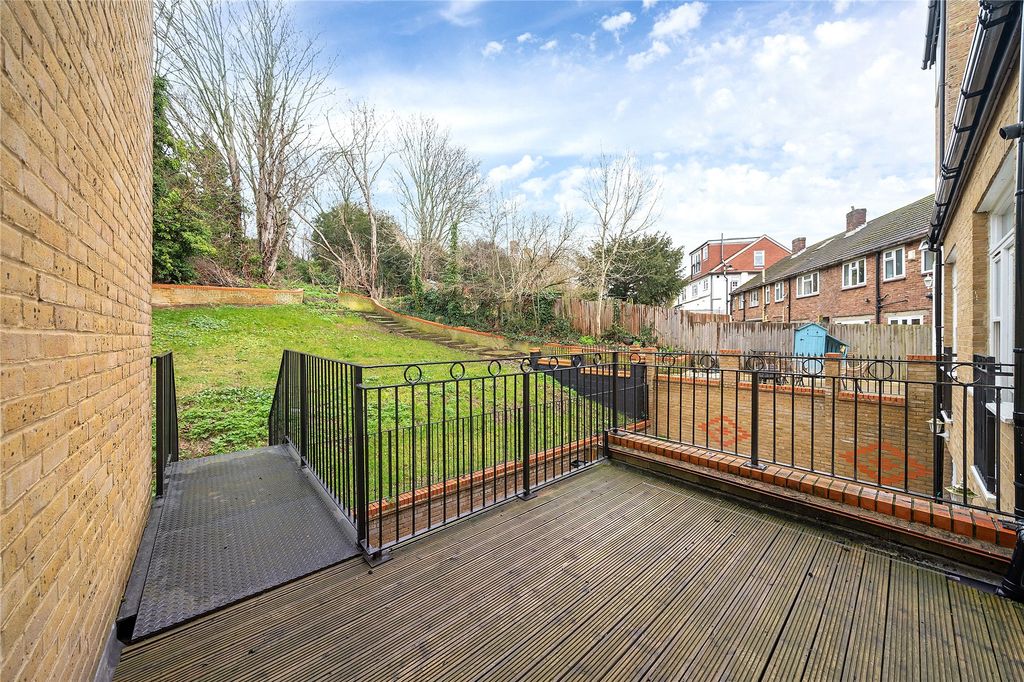 Property photo 2 of 10 Picture No. 19