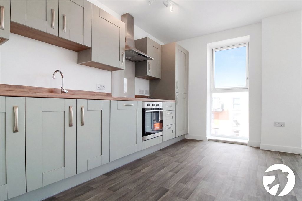 Property photo 3 of 16 Kitchen