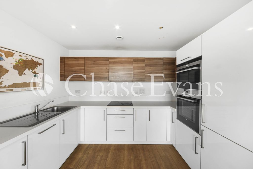 Property photo 2 of 14 Kitchen