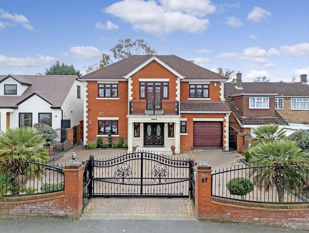 Property photo 1 of 44