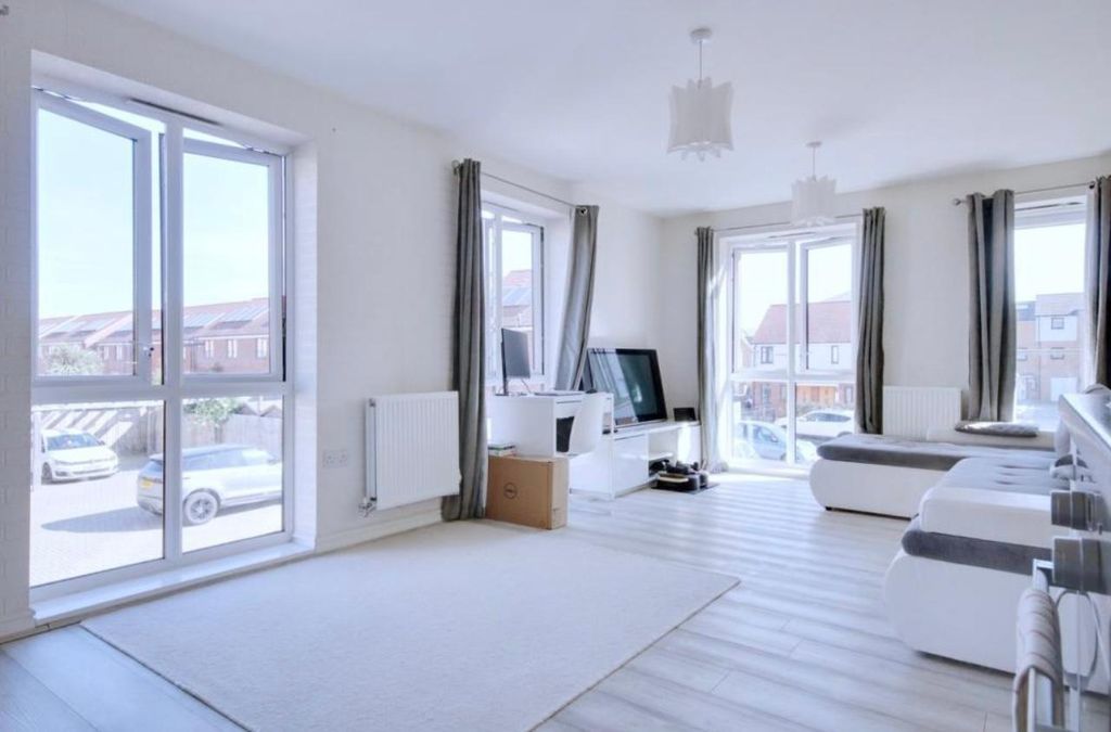 Property photo 3 of 7
