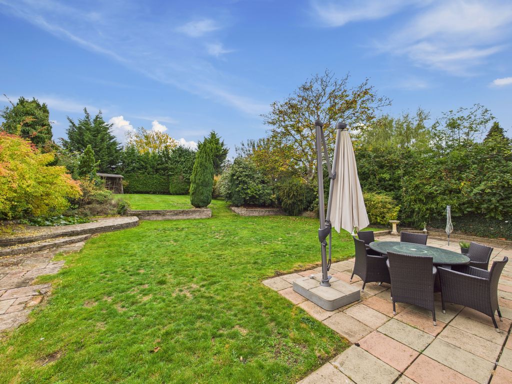 Property photo 2 of 16 Cam01354G0-Pr0606-Still004