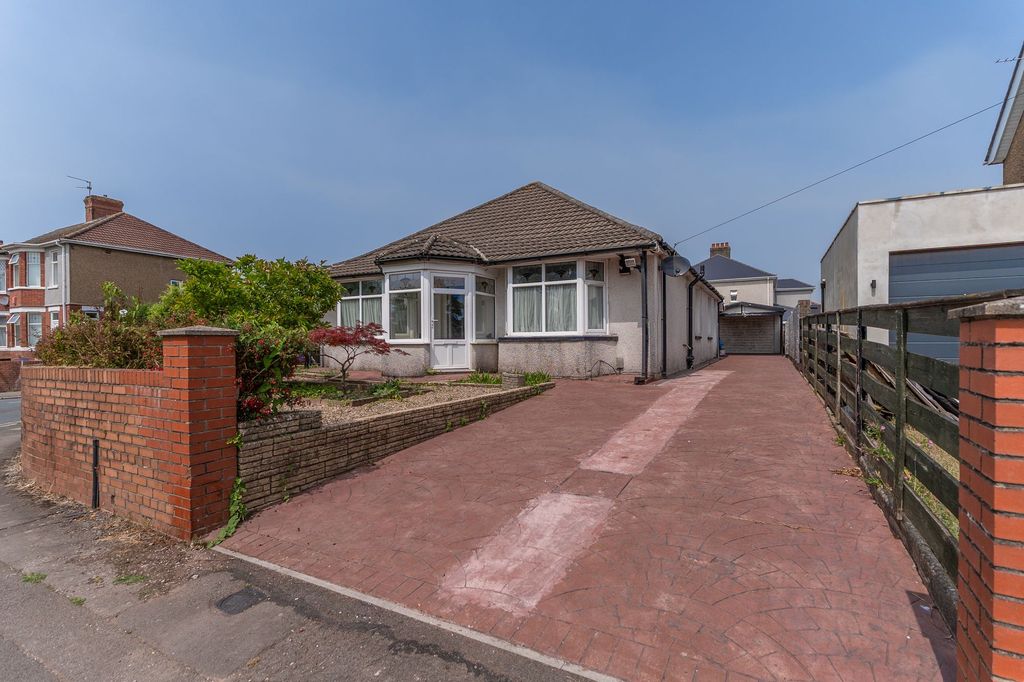 Property photo 1 of 28