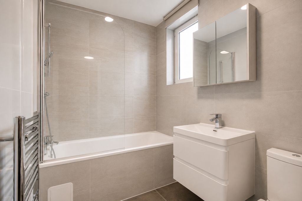 Property photo 3 of 4 Bathroom